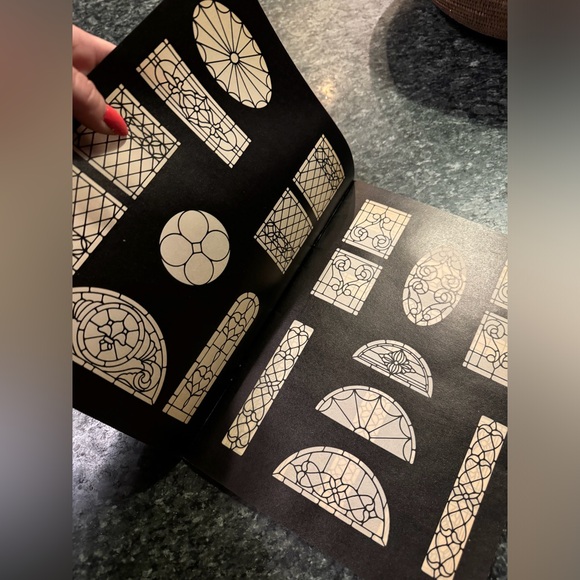 Dollhouse Stained Glass Window book 🌟 - Picture 5 of 9